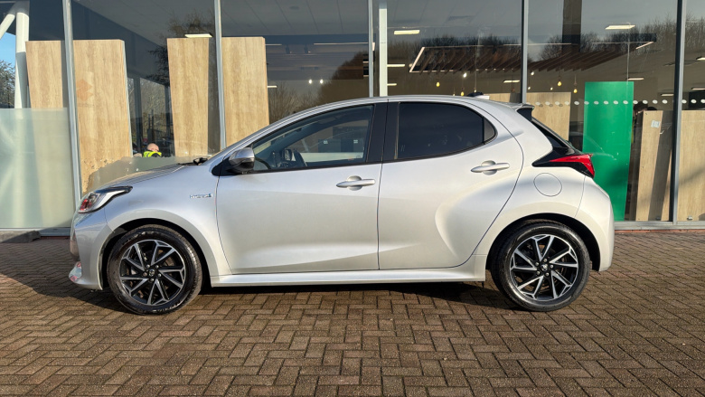 Toyota Yaris 1.5 Hybrid Design 5dr CVT Hybrid Hatchback